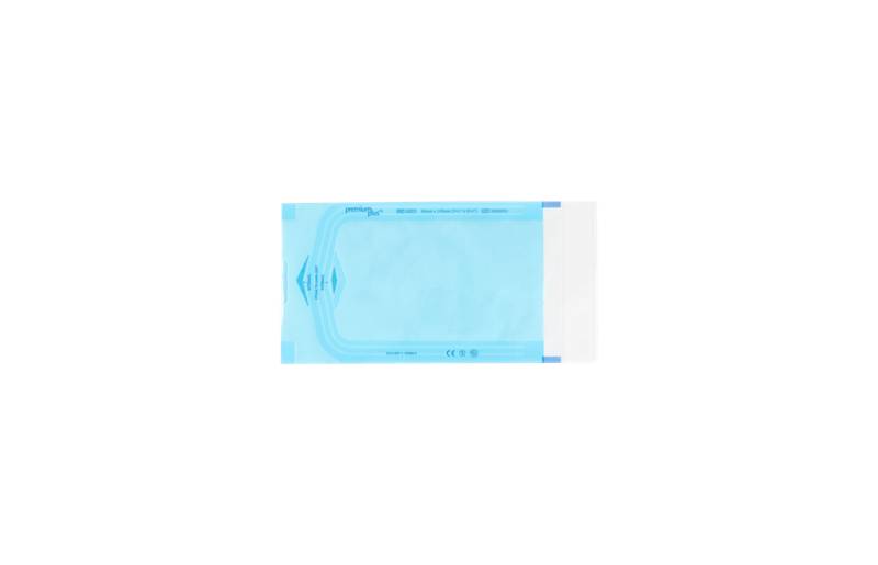 Leerer Premium Plus Sterilisationsbeutel Größe 6003 (90 × 145 mm), flachliegend, transparent-blau mit Sterilisationsindikator und CE-Kennzeichnung. Latexfrei und MD-zertifiziert.