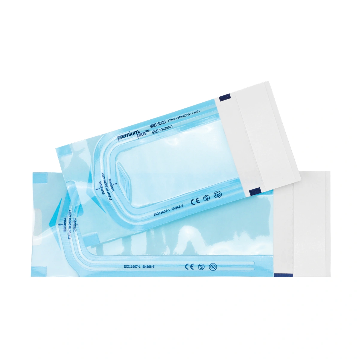 Premium Plus Sterilisationsbeutel der Größen 6000 (57 × 90 mm) und 6001 (90 × 135 mm), flach und ungefüllt dargestellt. Mit CE-Kennzeichnung und Sterilisationsindikator.